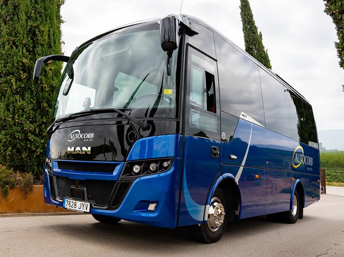 https://www.autocorb.com/wp-content/uploads/2014/08/foto_bus_minibus_02.jpg